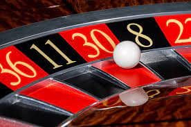 e-wallet: scan dan bayar dalam hitungan detik Scan QRIS untuk deposit cepat di royalslot88